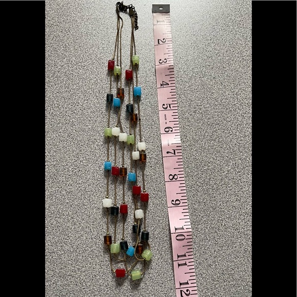 Vintage Three Strand Multi Coloured Stone Necklace. - Picture 4 of 4